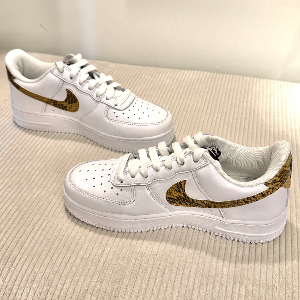 Nike Air Force 1 Low Retro Sneakers - Picture 6 of 9